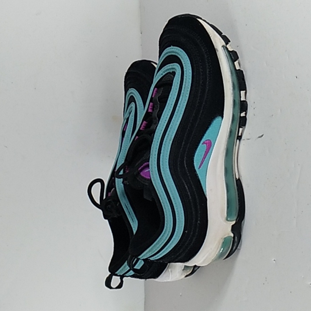 Nike Woman Black and Blue Size 5.5 Walking Sneakers.